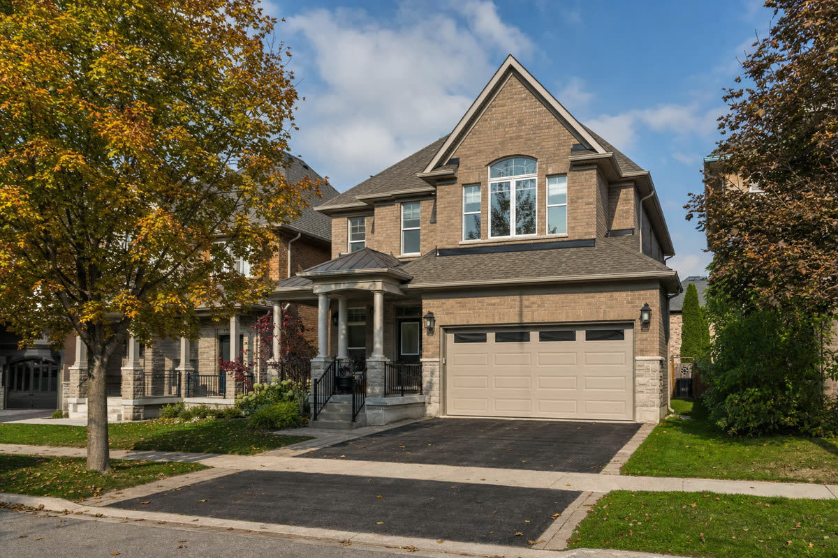 Garage door repair service in Newmarket, Ontario – DPS Garage Doors