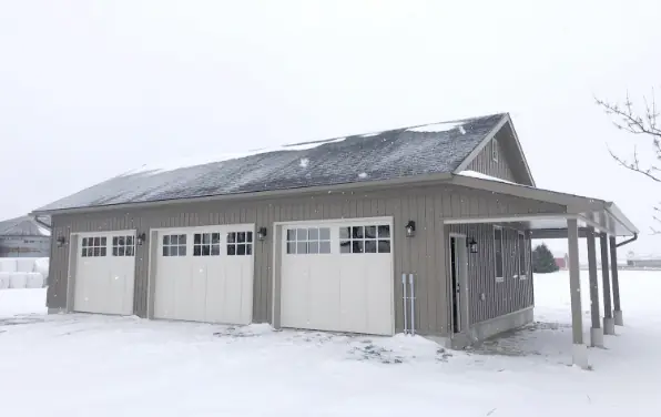 Richards-Wilcox Echo Ridge XL L200ERX carriage house garage door
